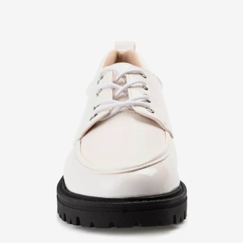 Journee Collection Women Zina Oxford Lace-Up Lug Sole Loafer Shoes Size 6 WD NIB - Picture 2 of 14
